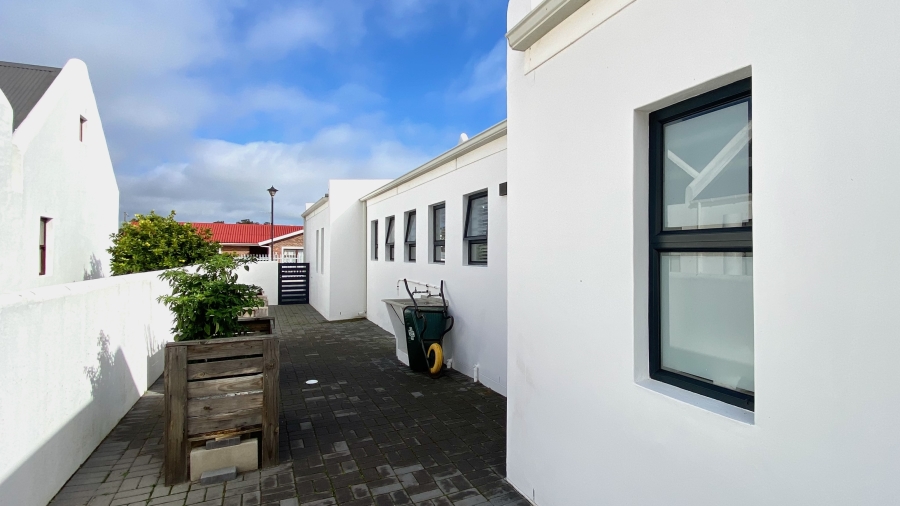 4 Bedroom Property for Sale in Dwarskersbos Western Cape
